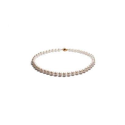Perlenkette mit weißen Zuchtperlen der Klasse AA und massivgoldenem Verschluss