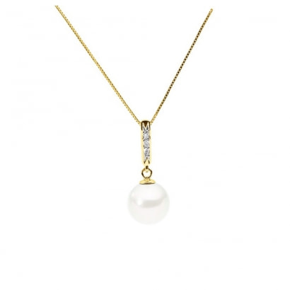 White Freshwater Pearl and Diamonds and Yellow Gold 375/1000