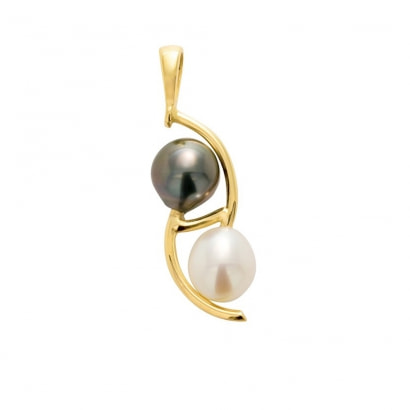 Black Tahitian Pearl and White Freshwater Pearl Pendant and Yellow Gold 750/1000