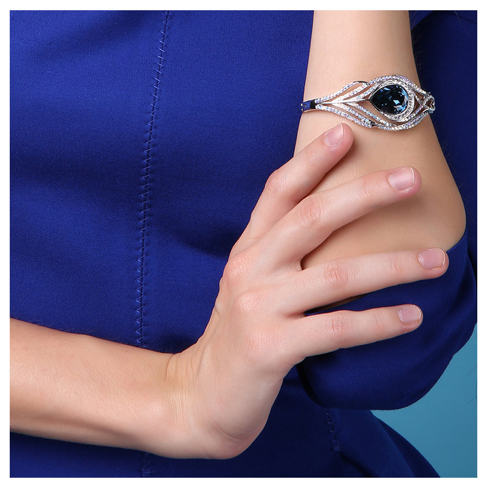 Bracelet porté Plume de Paon cristal de Swarovski